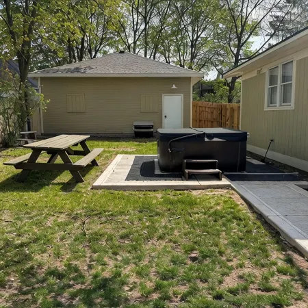 Historic Craftsman, just 8 minutes from downtown Kalamazoo.