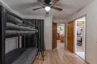 The Rocky Mount: Cozy cabin atop The New River Gorge - 3-Star