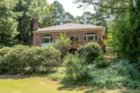 Golf front home with 8 beds - 3성급
