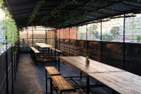 OYO Flagship 2124 Kars Inn Semarang - Bintang 3