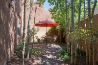 Authenitic Santa Fe Casita~Walk to Downtown, Kiva Fireplaces and Mountain Views - Mountain view