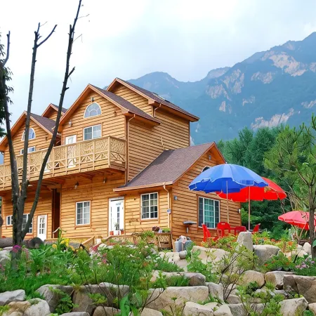 Pocheon Star Sky Pension Отели рядом с достопримечательностью «Храм Пуёнса»
