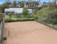 Mornington Peninsula Escape.  Tennis Court, Swimming Pool & Spa - Wifi