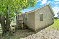 Open Concept /Spacious/ Private /Modern /Hardwoods - Wifi