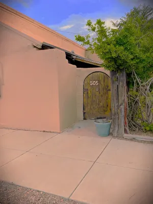 The Moriah- An exquisitely decorated home with an 1800's look located in town. - 4-Star