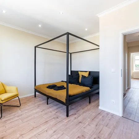 Stylish old building apartment with 2 bedrooms - 200m to the Elbe - close to the center