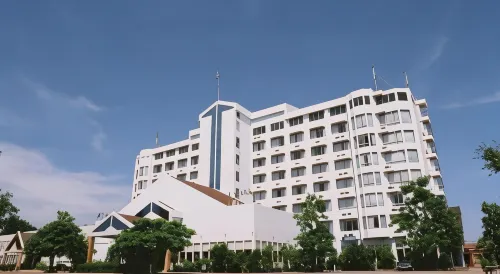 Thepnakorn Hotel - Nouto- ja jättöpalvelut
