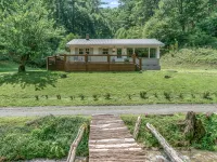 Charming Mtn Cabin, Hot Tub+Fire Pit, Private, WiFi, Grill, Near Green Mtn Area! -  Privatzimmer