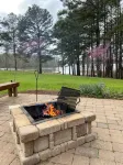 Angler's Den~Kerr Lake Life! Lake Front, Kayaks & Boat Dock - WiFi