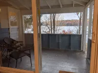 Cozy Private Cabin on a Quiet Lake with Your Own Beach. - 2 estrellas