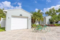 Beautiful Remodeled Pool Home in the Heart of Downtown Delray Beach! - บูติค