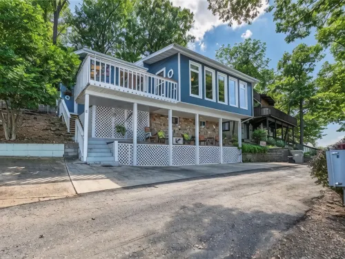 Charming! Cozy Lakefront Home with Fantastic Views, Close to Bagnell DAM - Wifi