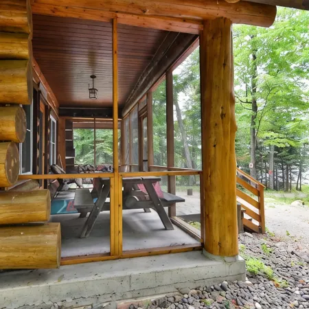 Cozy Lakefront Cabin, Dock + Trails : Trails Lodge