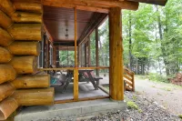 Cozy Lakefront Cabin, Dock + Trails : Trails Lodge - Alppimaja