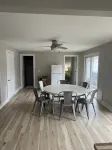 Beach house with Private Heated Pool, Jacuzzi, Firepit. Steps to beach and park. - 무료 와이파이