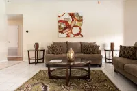 Spacious & amazing lake view with pool. - 2 ดาว