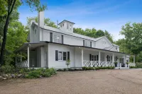 "New" Lake Michigan R & R Recently Completed Major Rehab - WiFi