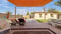 BRAND NEW ✴ HEATED POOL ✴ HOT TUB ✴ OUTDOOR GAMES ✴ CLOSE TO DINING & AIRPORT - プライペートプール