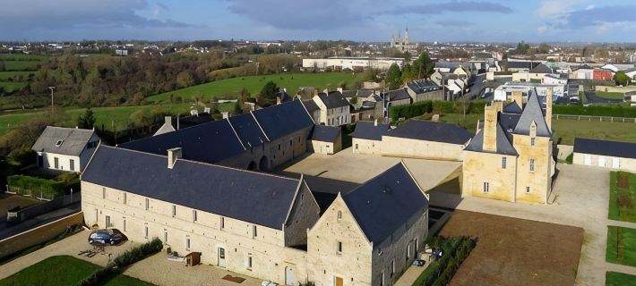 In an historical monument: Farm Manor in Bayeux Hotels in Bayeux