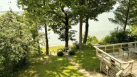 Seven Oaks — Lakefront Cottage on Owasco Lake — Large Beach with Stunning Views - Wifi