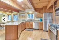 Modern A-Frame cabin that is a nice stroll down to the lake. - シャレー