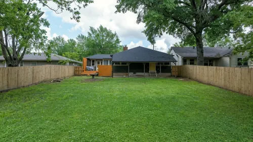 Remodeled Home in a Great and Quiet Neighborhood - Close to Everything! - 3-نجوم