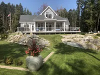Spectacular ocean front House w/private beach - Wifi