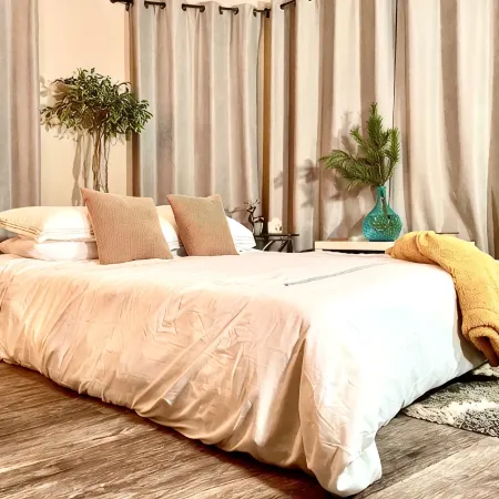 Stylish Oceanfront Escape 2 Master Suites King Bed