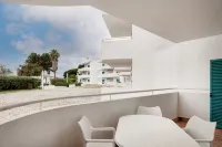 Prainha 2BR Stay | Pool   Beach Access - Gym