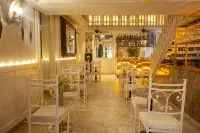 Leones de Alba Hotel Boutique - 5-Star