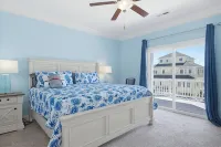 Luxurious Oceanside w/pool, elevator, 6 BR, steps from the sand and surf - Beach