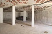 Blue Eye Hotel - parking