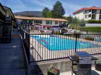 Osoyoos Lakeview Inn & Suites - Pools
