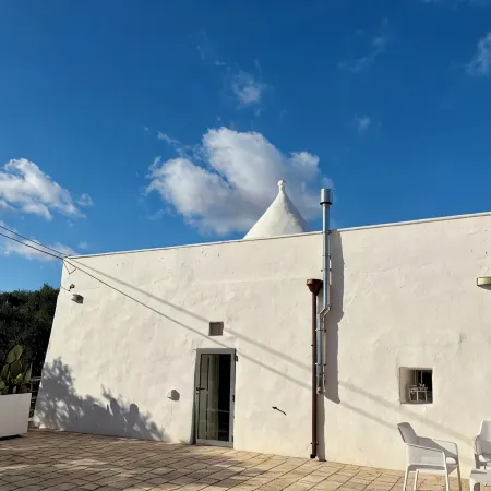 Perfect Oasis Among Olive Trees and Private Pool, for an Authentic Experience!