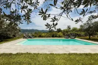 Castello di Cisterna Umbria - Pools