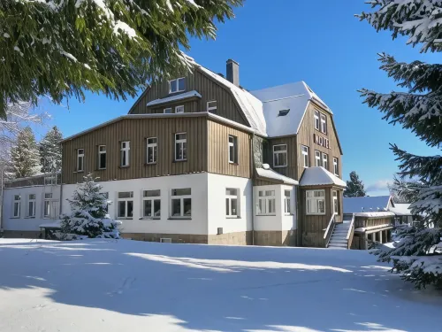 Waldhotel Auszeit Mit Restaurant & Café - Hot Tub