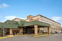 Ramada by Wyndham Rochelle Park Near Paramus Hotels in Paramus