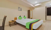 트리보 트렌드 티 호텔 PlayGround, Pavanagiri Colony 주변 호텔