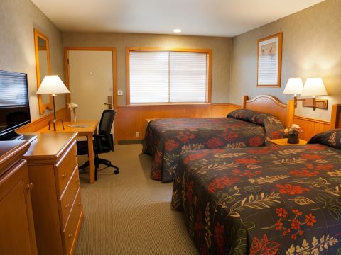 Poulsbo Inn & Suites