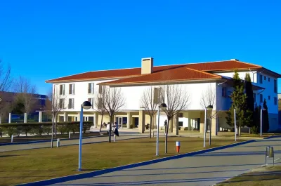 HI Bragança – Pousada de Juventude Hoteles cerca de Miradouro do Corredor Verde do Fervença