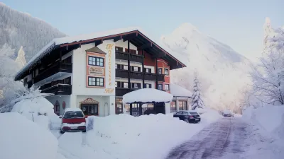 Hotel "Königsseer Hof" Hotel di Schonau am Konigsee