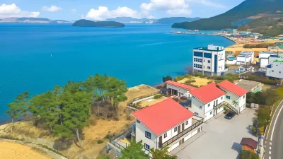 Yeosu Hi Mom Kids Family Pension Black