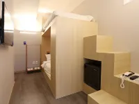 Hotel 8 Hours Hotels in der Nähe von Unternehmen Hyundai Engineering & Construction