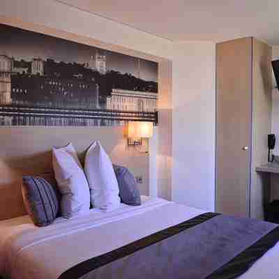 Logis Hôtel Cris Hotel Rooms