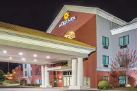 La Quinta Inn & Suites by Wyndham Loudon