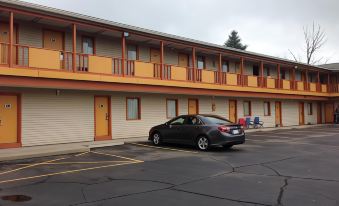 Cadet Motor Inn - Housity