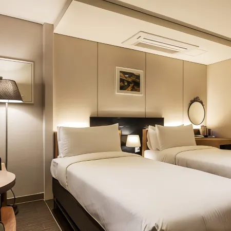 First Stay Hotel Отели рядом с достопримечательностью «Гансогу»