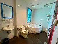 8 Days Boutique Hotel Impian Emas
