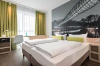 Super 8 by Wyndham Oberhausen Hotels near Bezirksseminar f. d. Lehramt f. d. Sekundarstufe