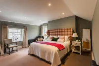 The Percy Arms Hotels in Adderstone with Lucker